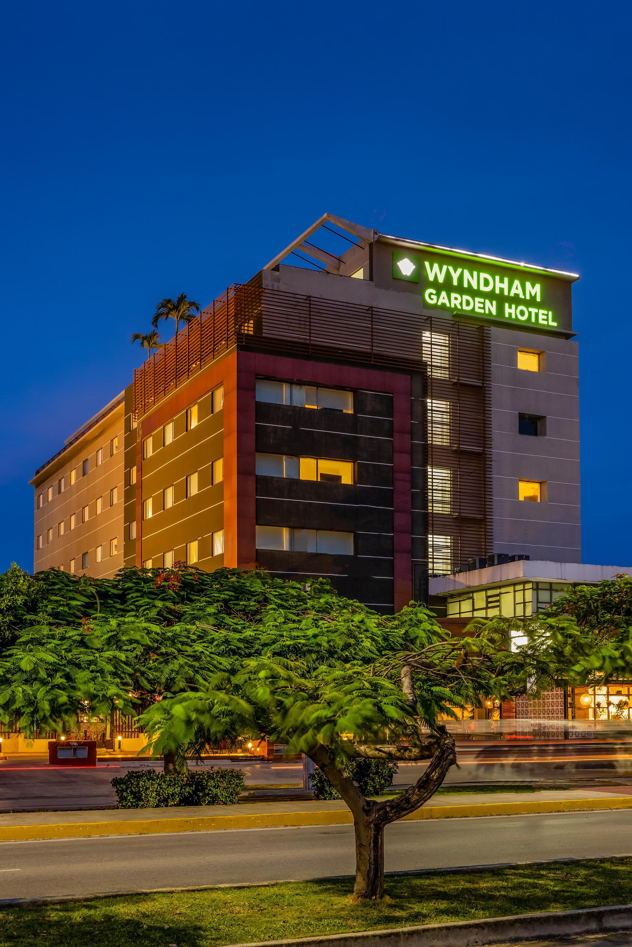 Wyndham Garden Cancun Downtown Экстерьер фото